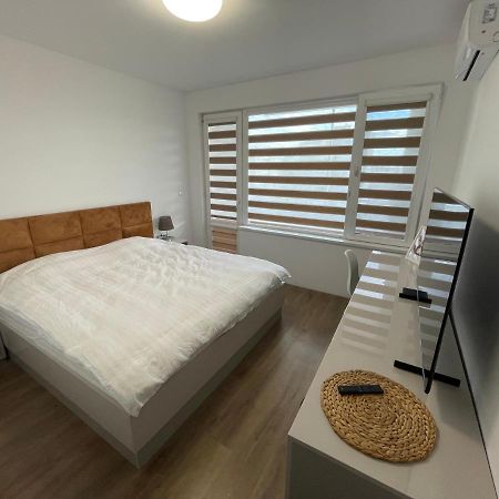 Dety'S Apartment Burgas Esterno foto