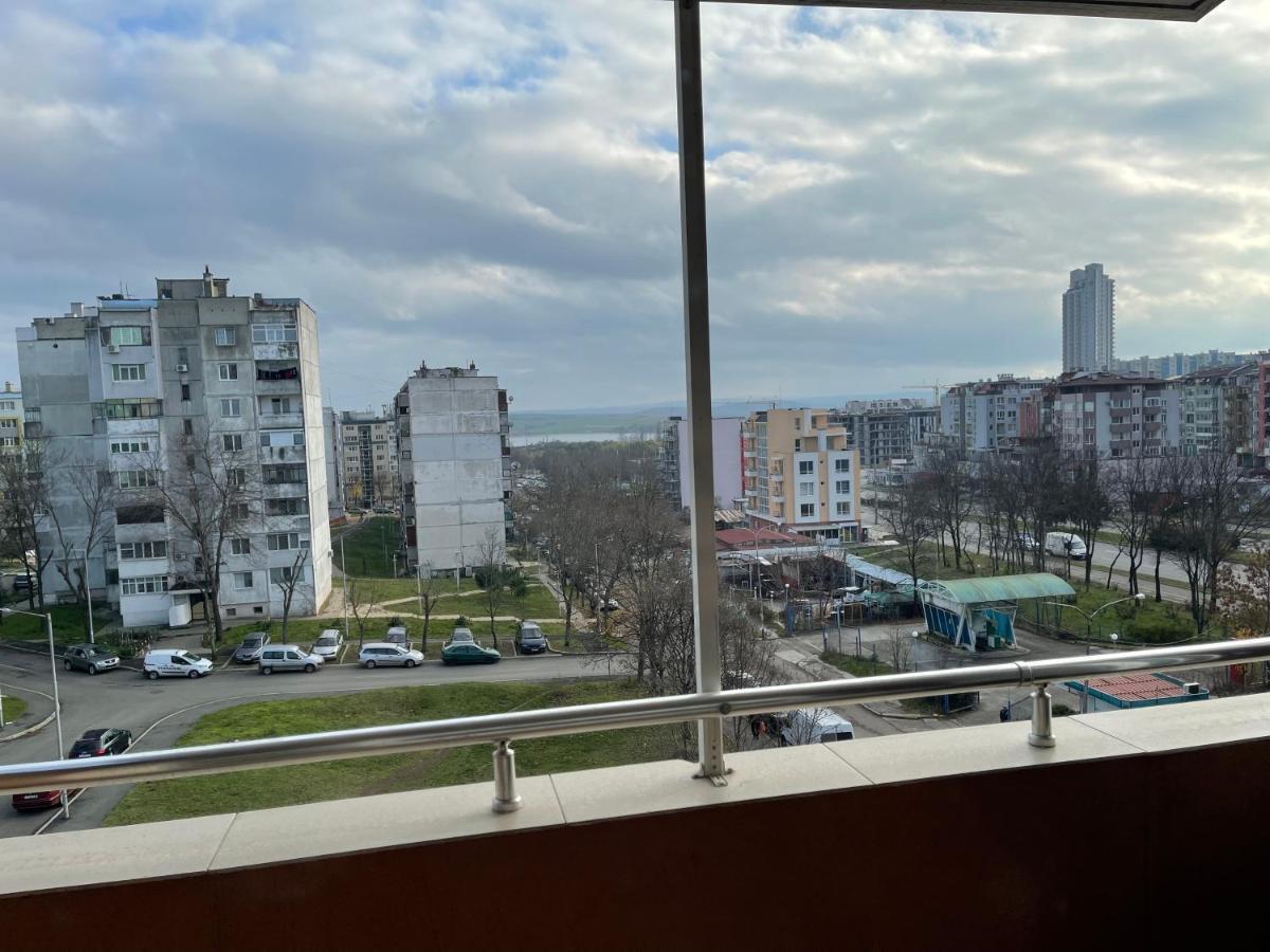 Dety'S Apartment Burgas Esterno foto